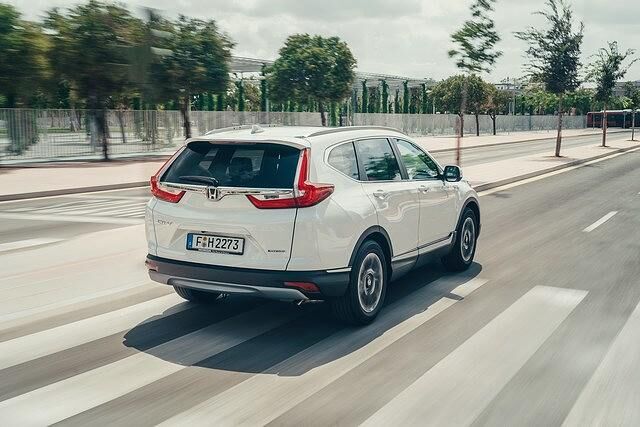 Mittlerweile gibt es den CR-V alternativ auch mit einem ungewöhnlichen Hybridantrieb