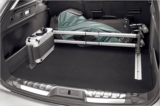 Ein Schienensystem ist beim RXH Serie, das Gestänge kostet Aufpreis (Bild: 508 SW)