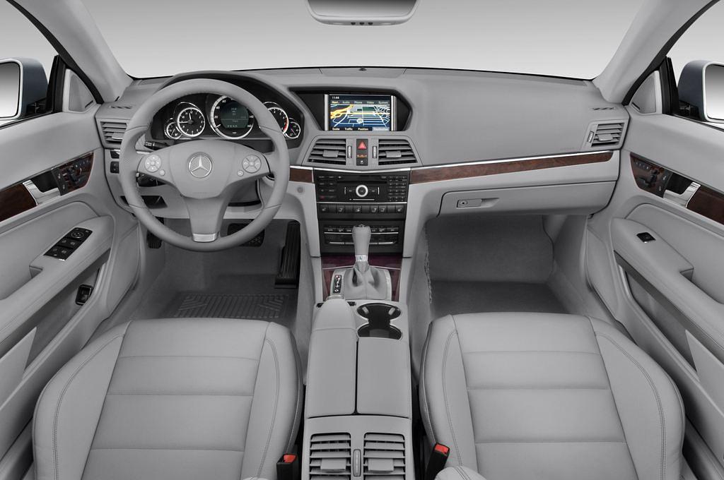 Mercedes E-Class (Baujahr 2010) - 2 Türen Cockpit und Innenraum