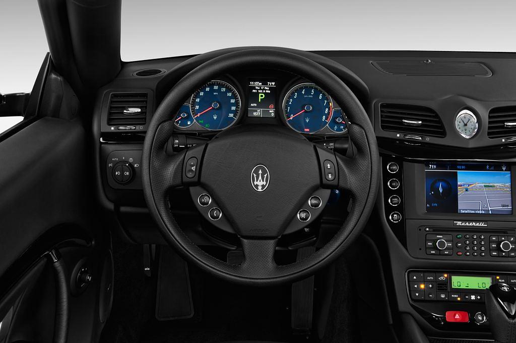 Maserati Grancabrio (Baujahr 2012) - 2 Türen Lenkrad
