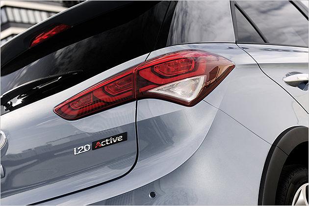 Hinweis am Heck auf den recht teuren Active