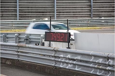 Der neue Nordschleifenrekord für Fronttriebler: 7:49.21 Minuten.