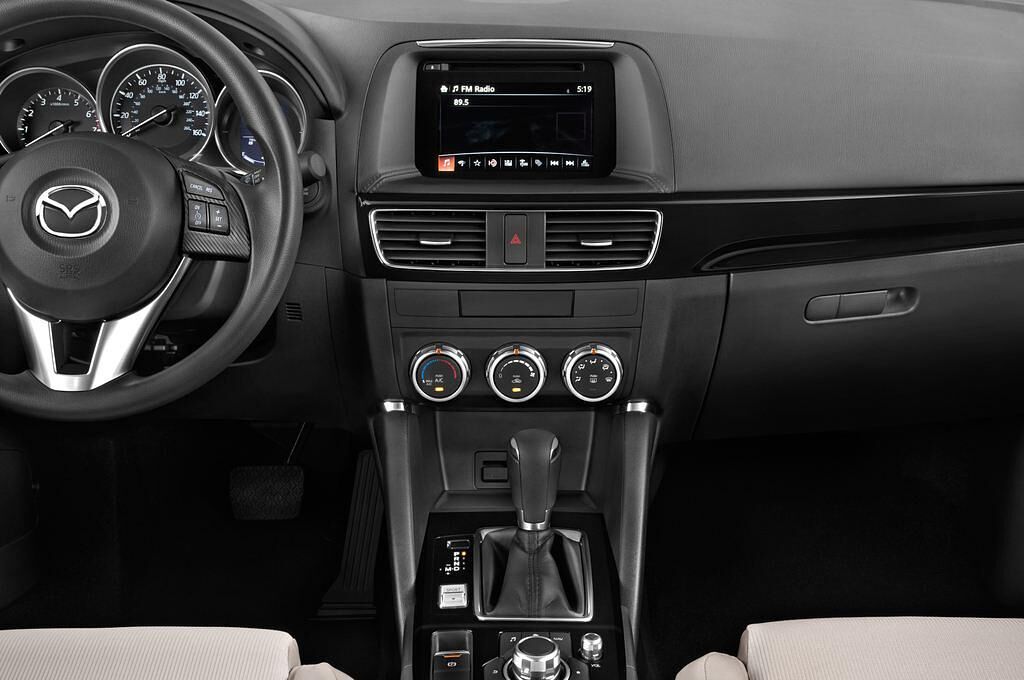 Mazda CX-5 (Baujahr 2015) Exclusive-Line 5 Türen Mittelkonsole