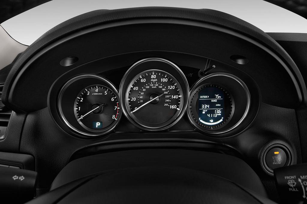 Mazda CX-5 (Baujahr 2011) Sports-Line 5 Türen Tacho und Fahrerinstrumente