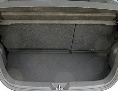 Der Kofferraum fasst mindestens 209 Liter. Den Platz kann man mehrfach erweitern.