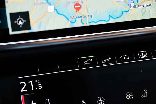 Im EV-Modus ist der A8 bis zu 135 km/h schnell