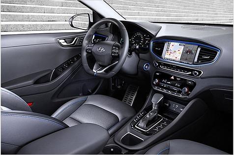 Der Innenraum ist aufgeräumt und funktional