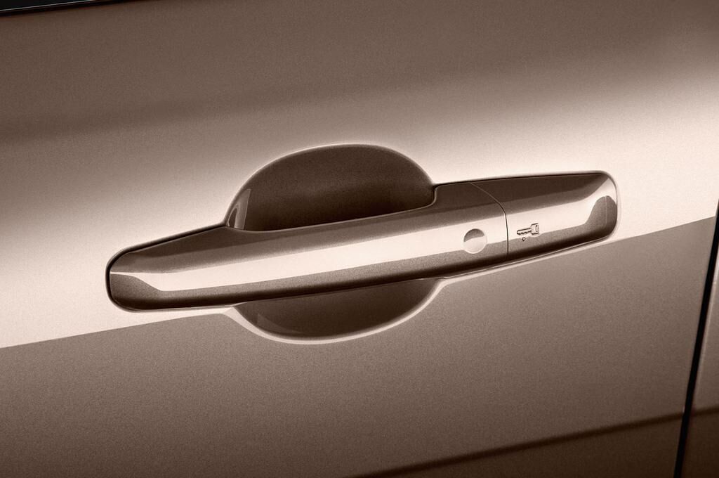 Jaguar XE (Baujahr 2016) R-Sport 4 Türen Türgriff