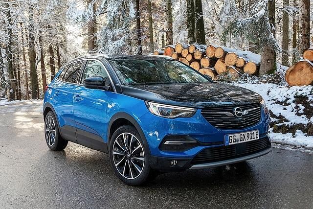 Der Opel Grandland X Hybrid4 kostet in der Top-Ausstattung \"Ultimate\" 53.830 Euro