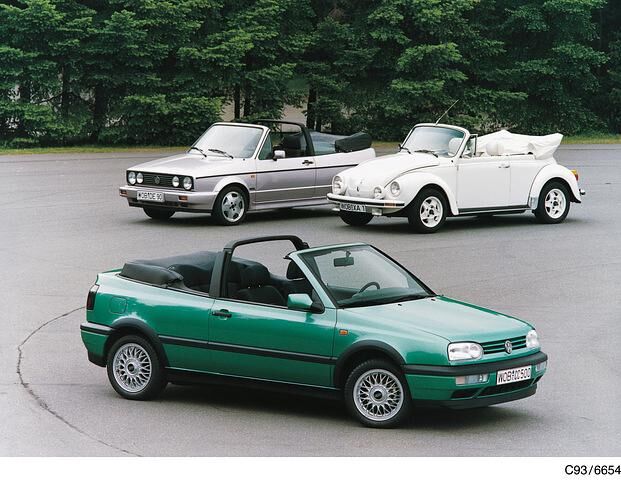 Das Golf Cabrio gefiel durch den als „Henkel“ verspotteten feststehenden Überrollbügel den Käfer-Cabrio-Fans nicht