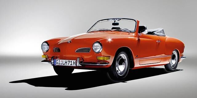 Auf der Frankfurter IAA 1957 feiert das VW Karmann Ghia Cabriolet Weltpremiere