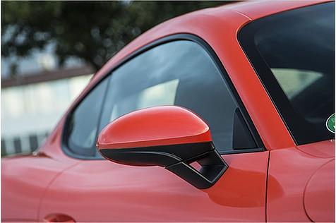 Optional sind die Außenspiegel-Unterschalen schwarz lackiert