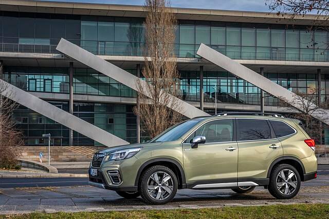 Gegenüber dem nicht hybridisierten 2,0-Liter-Motor soll der e-Boxer 0,7 Liter Sprit auf 100 Kilometer sparen, angegeben ist der Forester mit 8,1 WLTP-Litern