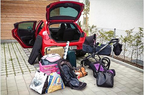 Das war ein äußerst reichhaltiges Kleinfamilien-Urlaubsgepäck. Irgendwie ging es rein. Bravo!