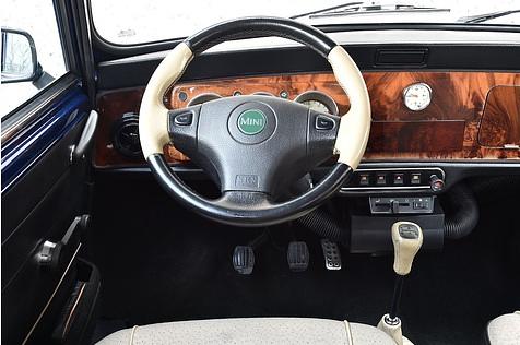 Typisches Classic Mini Cockpit