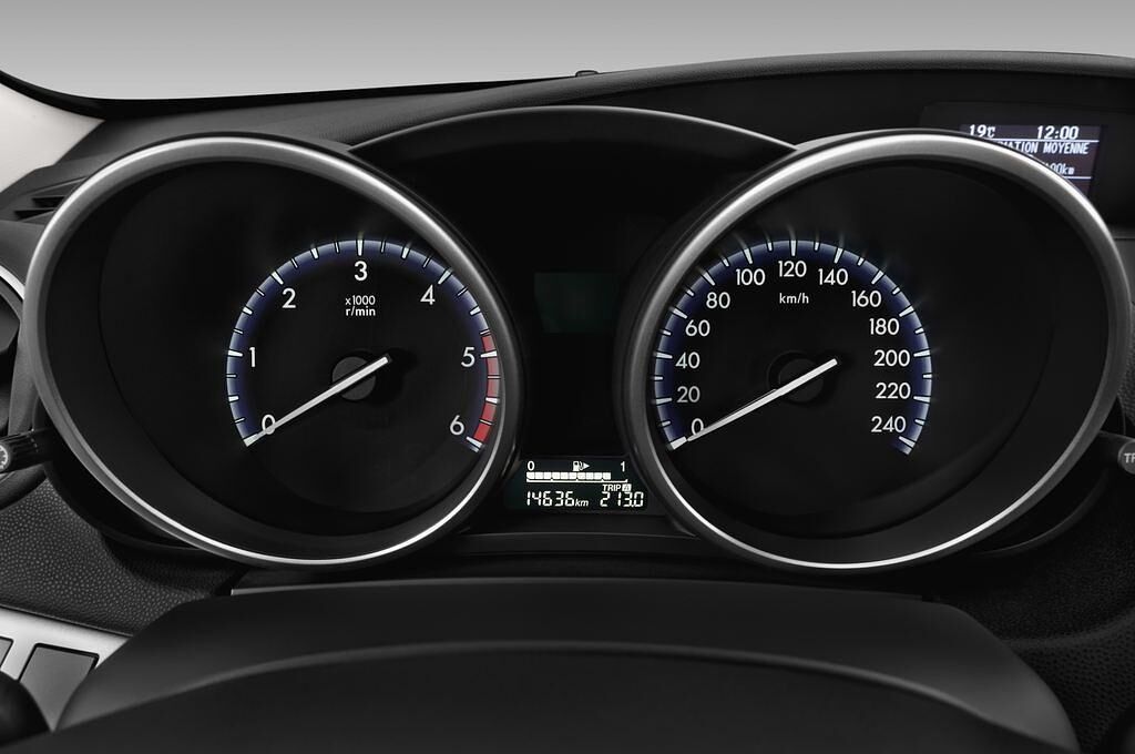 Mazda Mazda3 (Baujahr 2011) Edition 5 Türen Tacho und Fahrerinstrumente