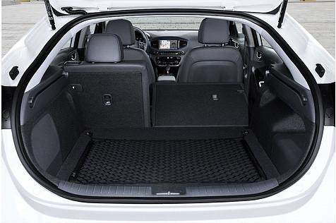 Bis zu 1.505 Liter Gepäck passen hier hinein.