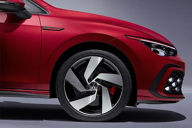 Für den VW Golf 8 GTI stehen jetzt auf Wunsch Rennsportreifen zur Verfügung