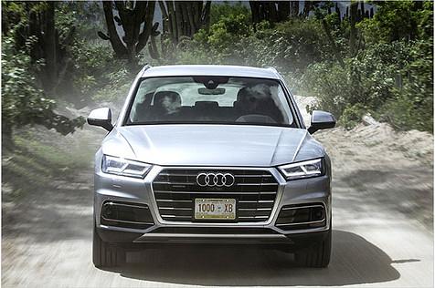 Grill und Scheinwerfer sind vom Q7 bekannt