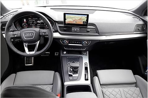 Was die Dekorleisten angeht, gefällt uns das gebürstete Alu aus dem S-line-Sportpaket (1.990 Euro) am besten