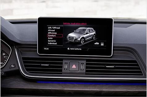 Die Drive-Select-Fahrmodi: Die kleinen Symbole rechts unten auf dem Display zeigen die Fahrwerkshöhe