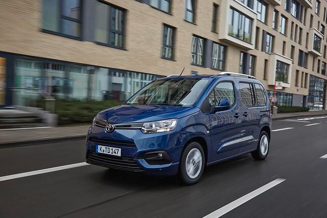 Kern des Motorenangebots von Pkw und Kastenwagen ist ein 1,5 Liter-Vierzylinder-Diesel mit wahlweise 55 kW/75 PS, 75 kW/102 PS oder 177 kW/130 PS