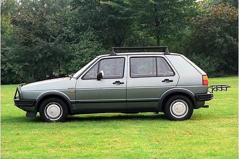 Er ist 3,99 Meter lang,...