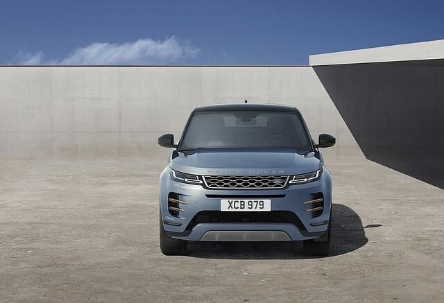 Der neue Range Rover Evoque nutzt digitale Augen für den Blick nach hinten und nach vorne