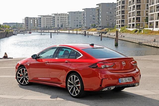 Den Insignia gibt es auch weiterhin als GSi, jetzt mit 169 kW/230 PS