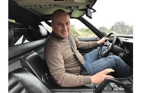 Im Interieur des Lamborghini Miura geht es eng zu