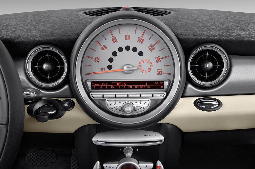 MINI MINI (Baujahr 2010) Clubman 4 Türen Radio und Infotainmentsystem