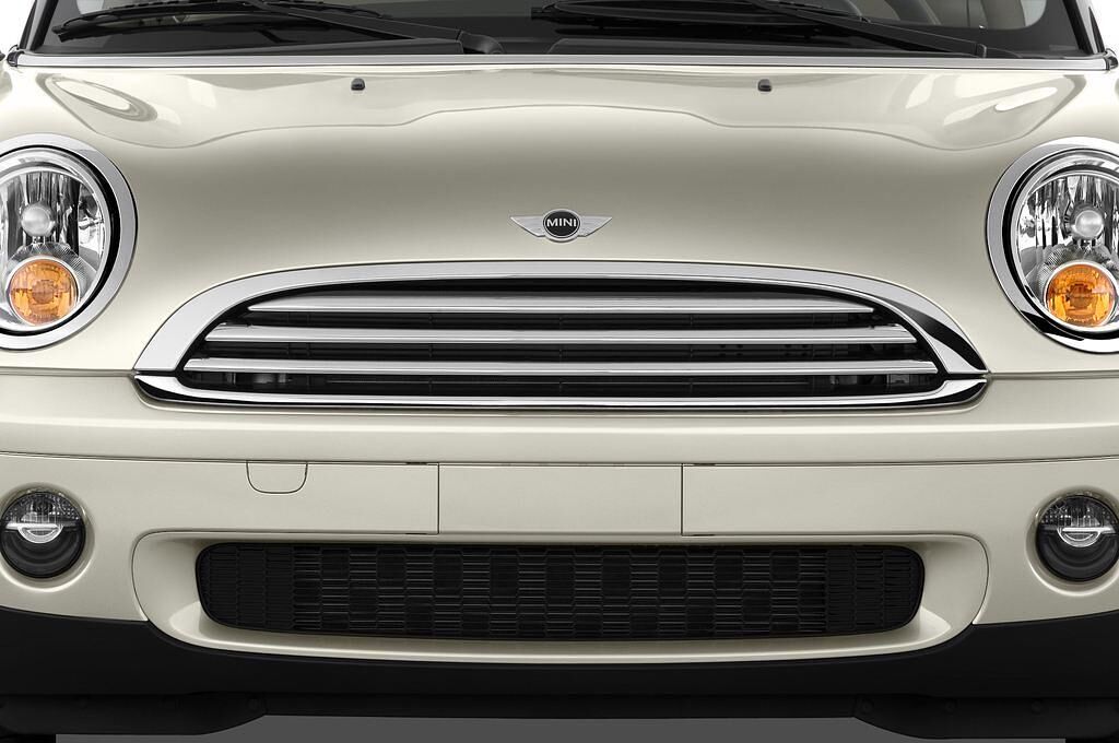 MINI MINI (Baujahr 2010) Clubman 4 Türen Kühlergrill und Scheinwerfer