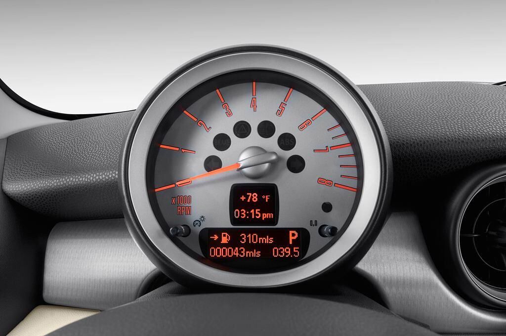 MINI MINI (Baujahr 2010) Clubman 4 Türen Tacho und Fahrerinstrumente