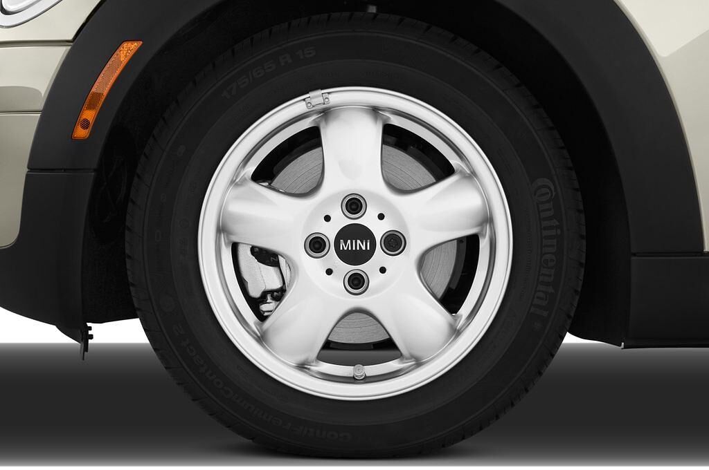 MINI MINI (Baujahr 2010) Clubman 4 Türen Reifen und Felge
