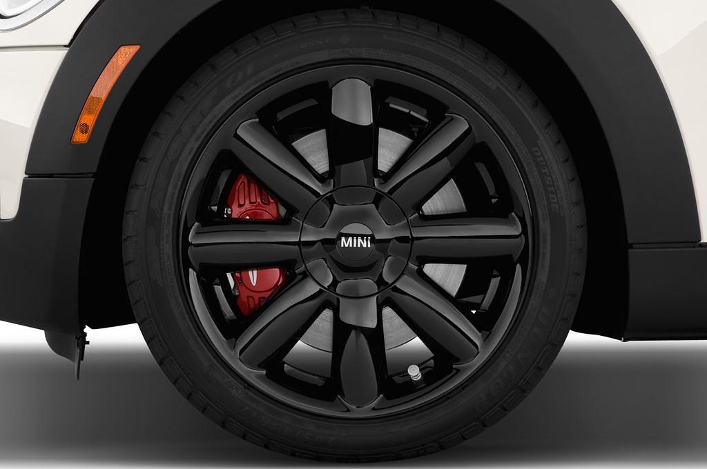 MINI MINI (Baujahr 2011) JCW 4 Türen Reifen und Felge