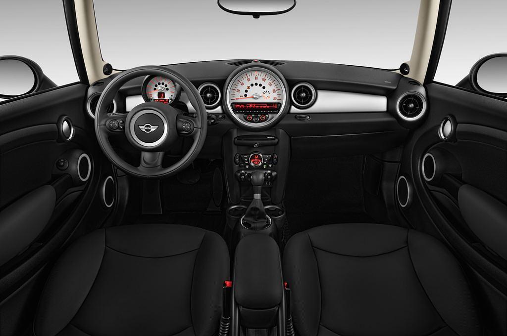 MINI MINI (Baujahr 2011) Cooper Clubman 4 Türen Cockpit und Innenraum