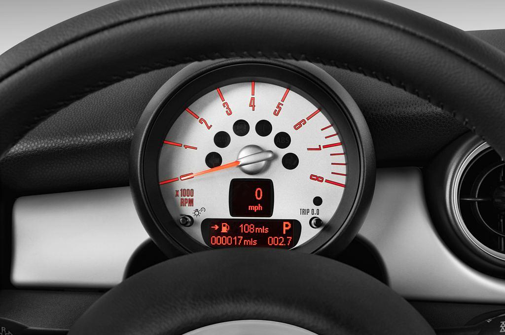 MINI MINI (Baujahr 2011) Cooper Clubman 4 Türen Tacho und Fahrerinstrumente