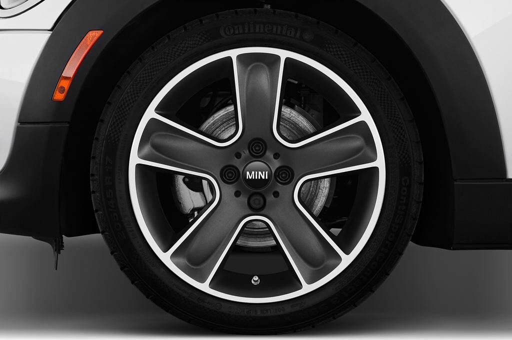 MINI MINI (Baujahr 2011) Cooper Clubman 4 Türen Reifen und Felge