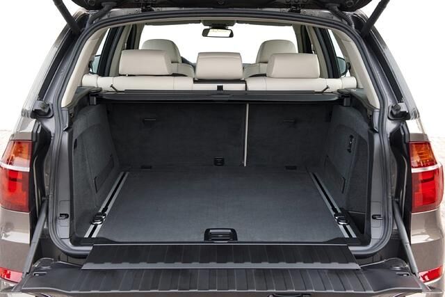 Ob als Fünf- oder Siebensitzer: Das Heck des X5 ist geräumig