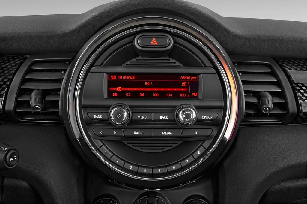 MINI MINI (Baujahr 2015) Cooper S 5 Türen Radio und Infotainmentsystem