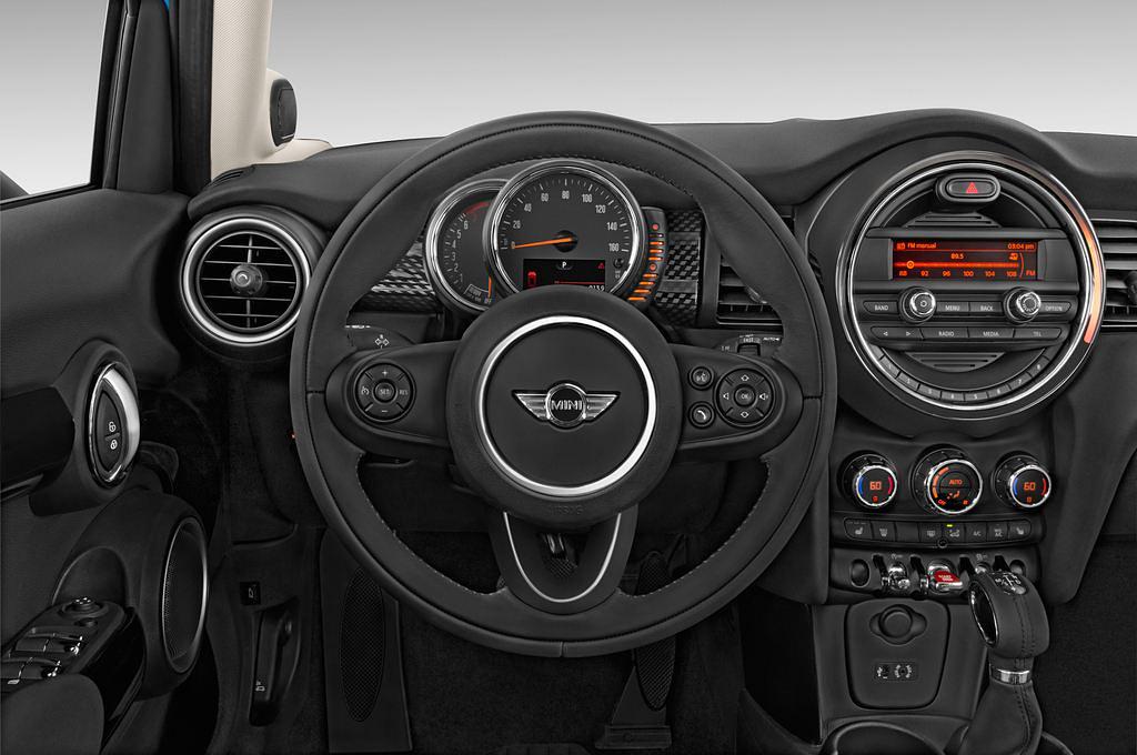 MINI MINI (Baujahr 2015) Cooper S 5 Türen Lenkrad