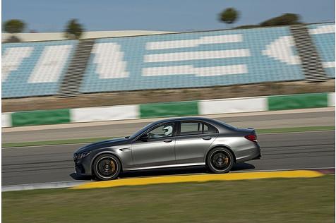 Der Mercedes AMG E 63 S 4Matic+ ist 4,99 Meter lang,...