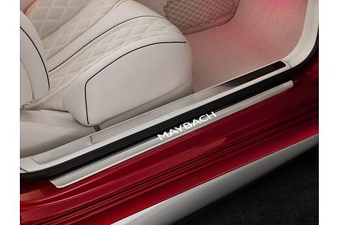 Mercedes Maybach S 650 Cabrio - Maybach-Signets wohin das Auge auch schaut