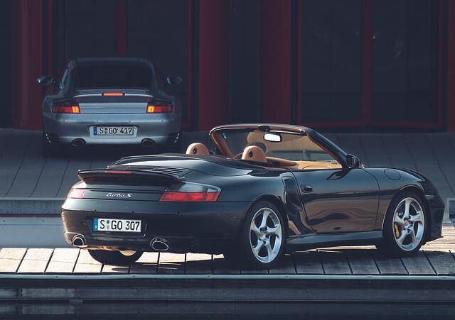 Fahrtwindempfindlich darf man im Turbo-Cabrio nicht sein