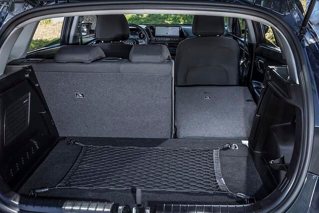 Der 351 Liter große Kofferraum des Hyundai i20 lässt sich klassisch erweitern