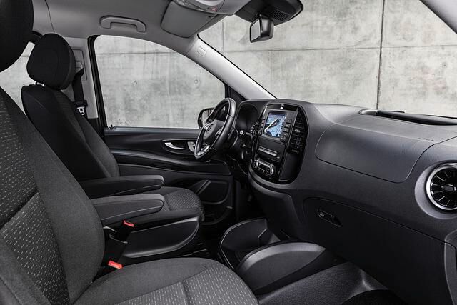 Das Cockpit ist einfacher gehalten als bei der V-Klasse