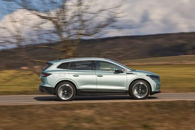 Der Enyaq streckt sich auf eine Länge von 4,5 Metern