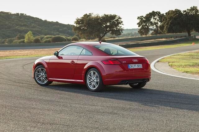 Das flache Kuppelfach und die wuchtigen Kotflügel sind weiterhin stilprägend