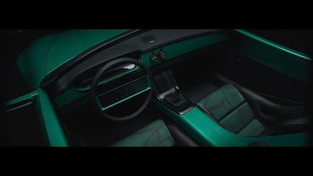 Im Cockpit des umgebauten 968 gibt es Stoppuhren von Tag Heuer