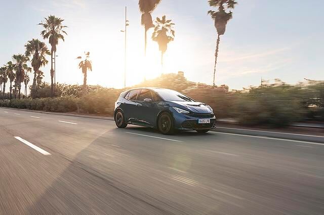 Anfang 2022 wird dann die Basisversion mit 45 kWh-Akku und 110 kW/150 PS nachgereicht